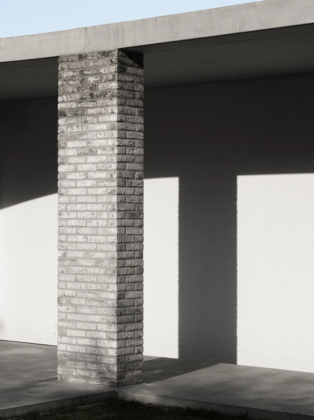 014_Image_Column shadow.jpg