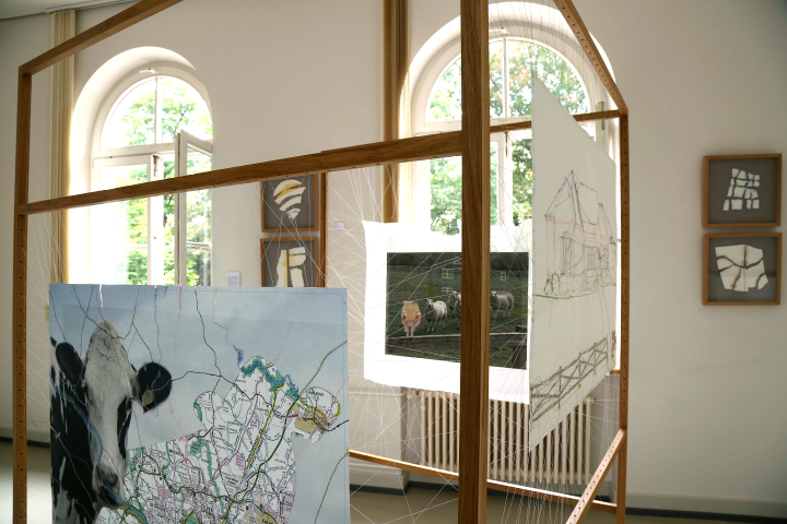 Kelly M. O'Brien, installation view (detail), Object (Im)permanence with floor frames. © 2017 Image: Anna Meuer