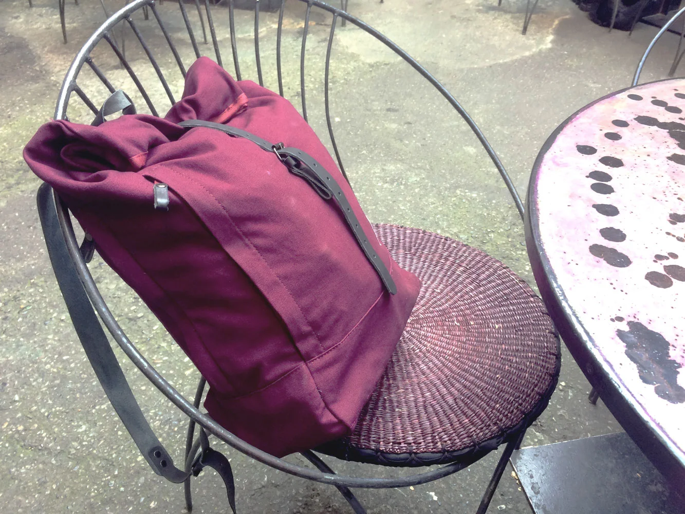 Eine kleine Pause für den neuen Roll-Over Rucksack von BADI Culture...