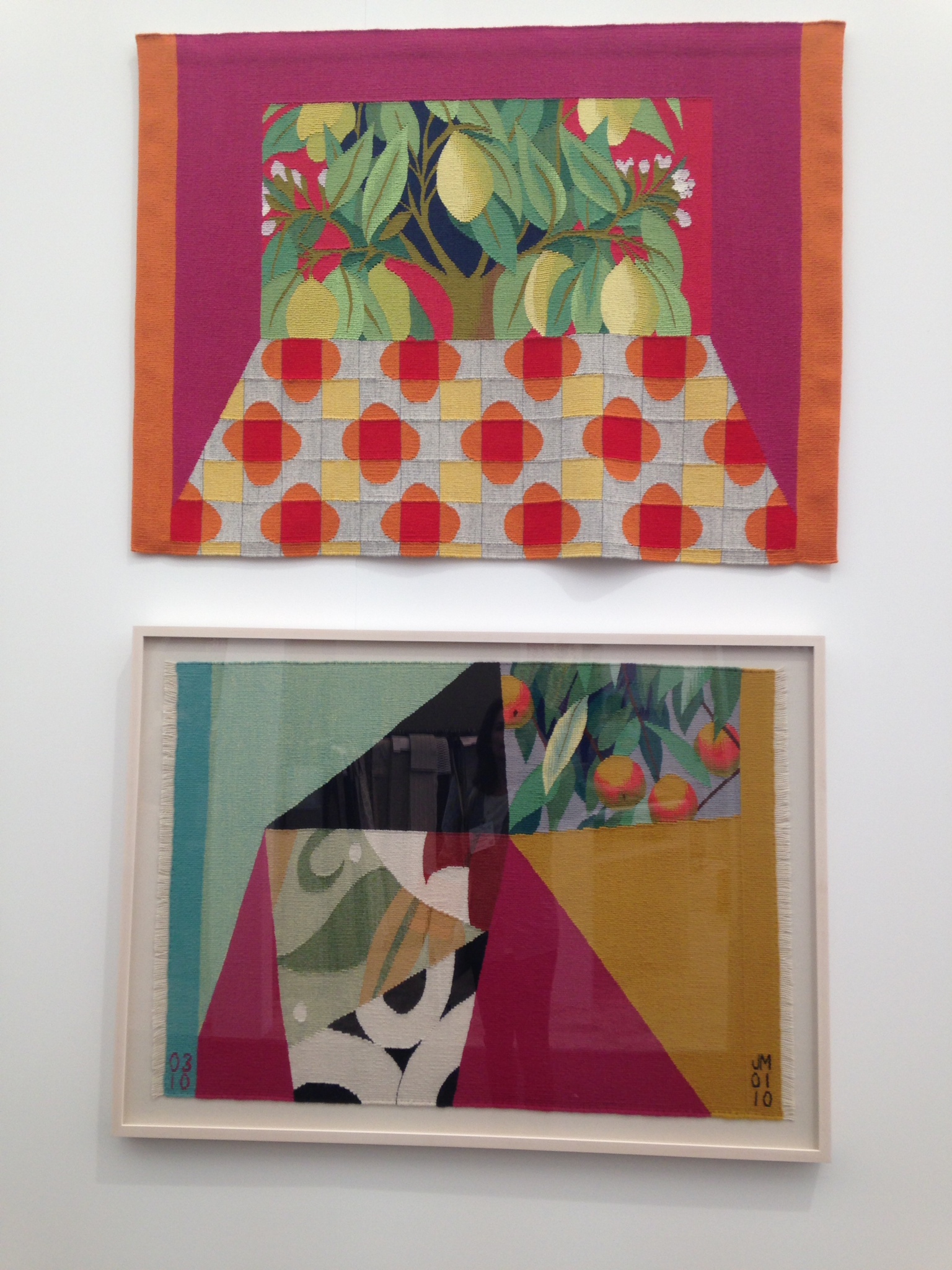 These tapestries by British artist, (& creative director of Vitsoe), Jennie Moncur, were stunning. Here, 'Orange & Lemons' & 'Peaches & Cream'. See www.jenniemoncur.com for more of her work