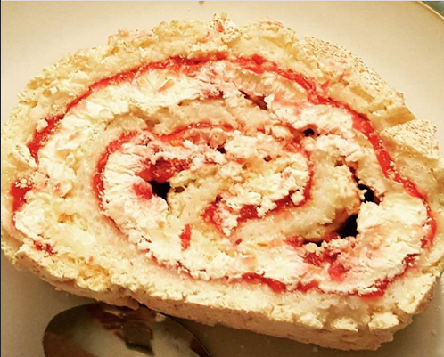 Slimming World 1/2 Syn Raspberry Roulade