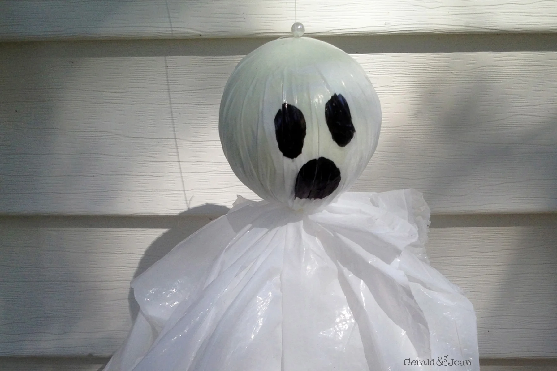 Make Your Own Halloween Ghost Decoration