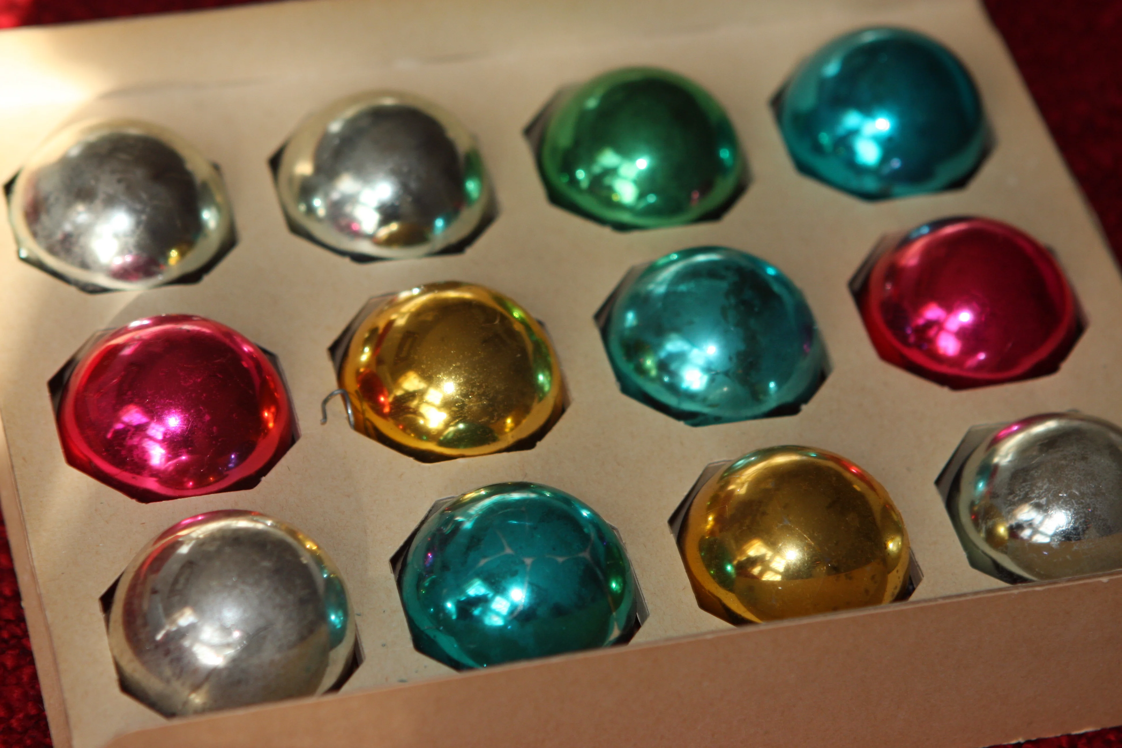 Collections: Vintage Shiny-Brite Ornaments
