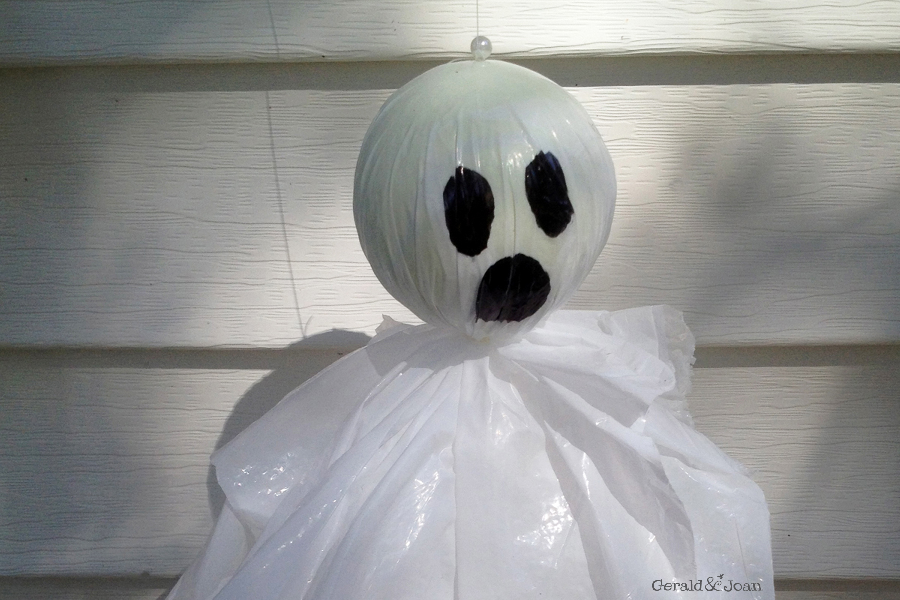 DIY halloween ghost decoration
