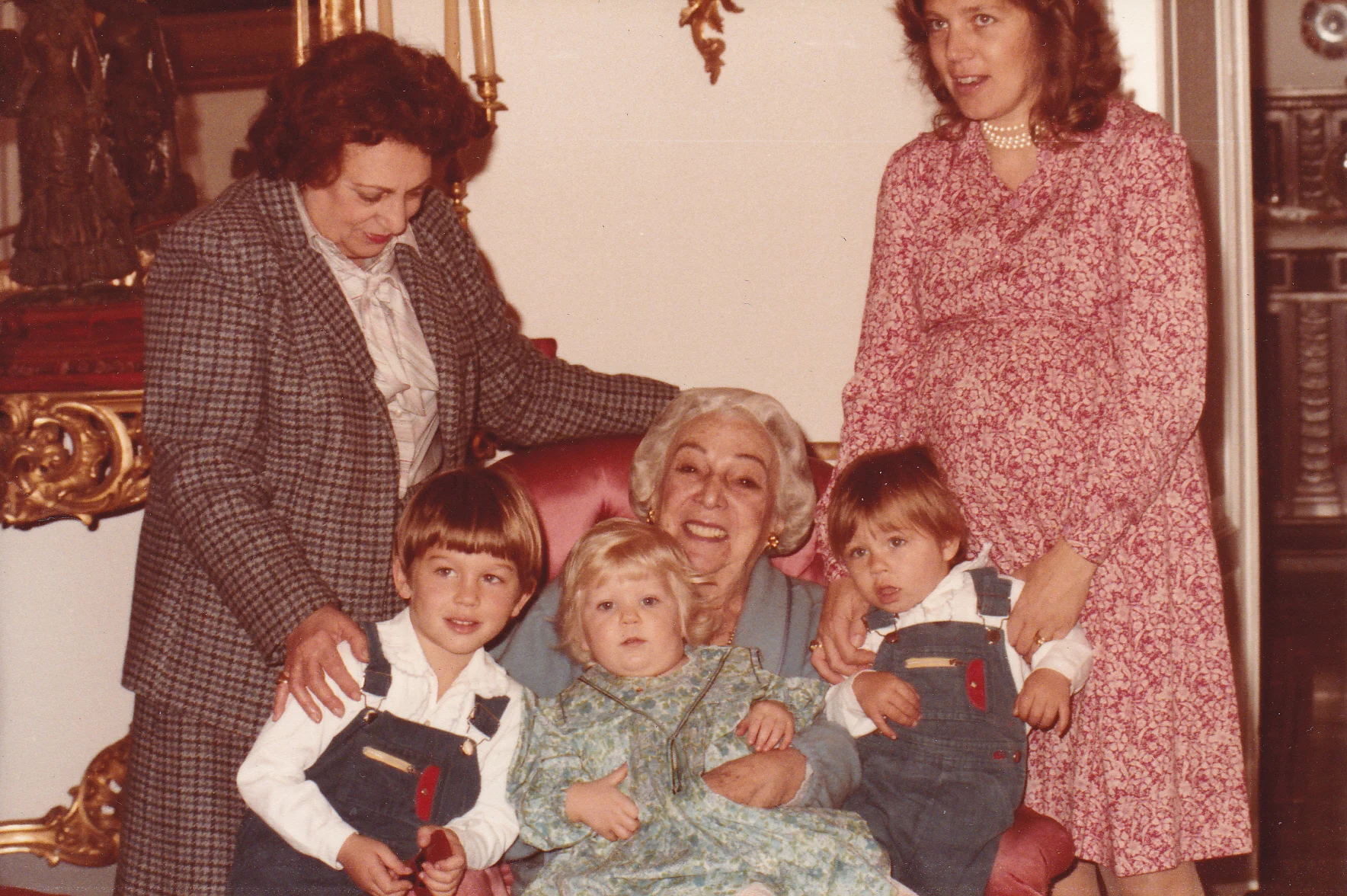 Lucy Cannon with her mother Tina de Forcade and her daughter Tina Carignani. Also pictured are Tina's sons Carlo and Francesco and me with a turkey neck. Ha.