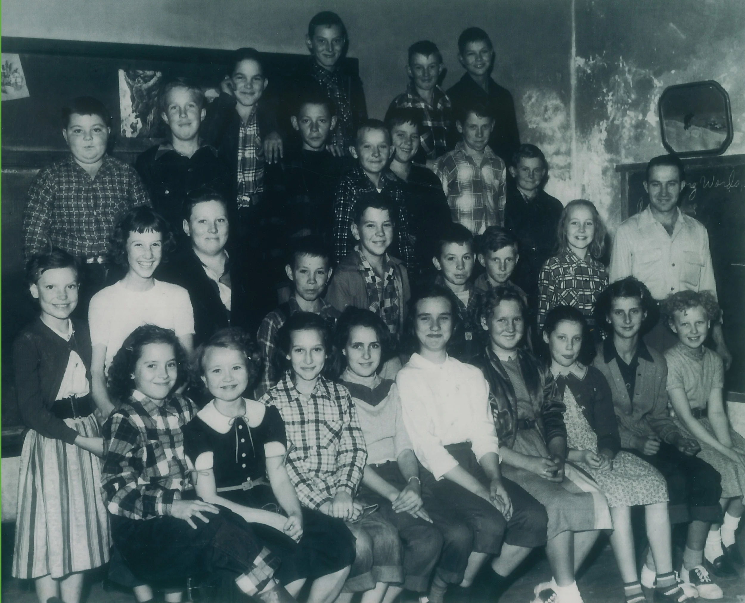 Aren't they cute? Linda is the third from the left on the bottom row. 