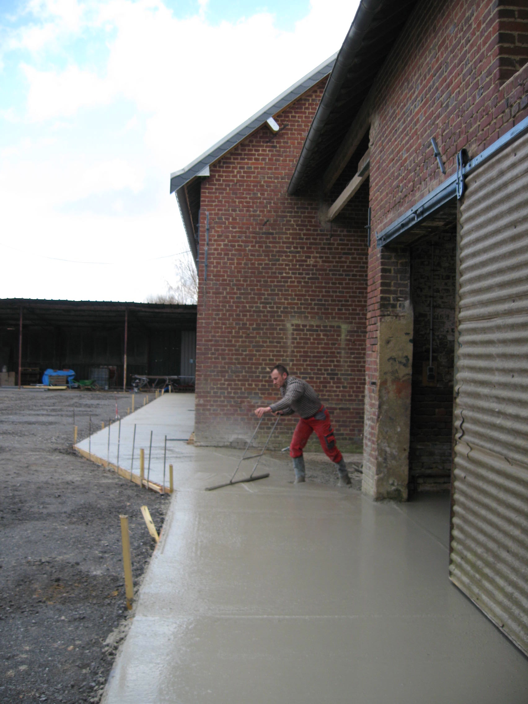  Cat-walk for pallets