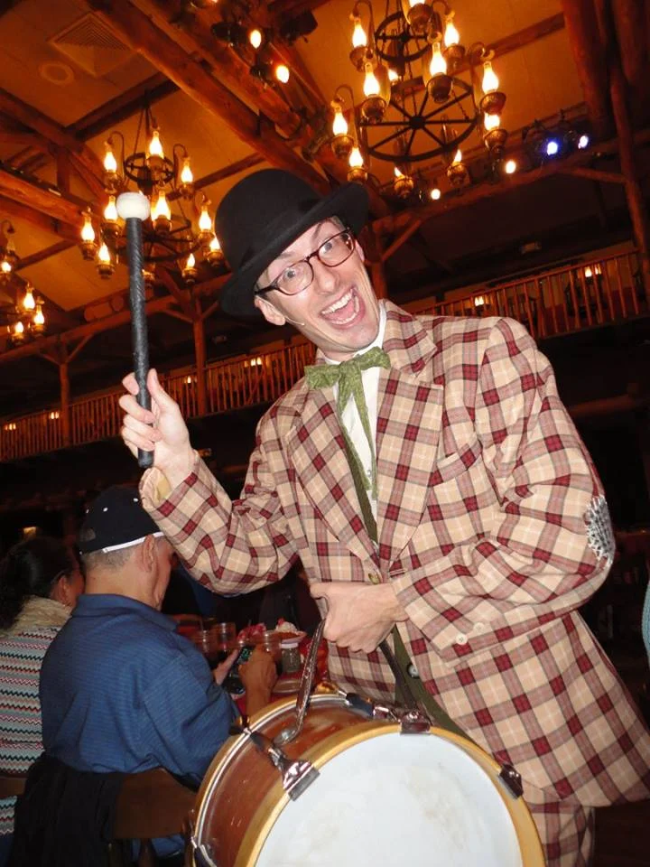 Review of Disney's Hoop Dee Doo Revue Dinner Show at Disney's Fort Wilderness Resort at Campground at Disney World.