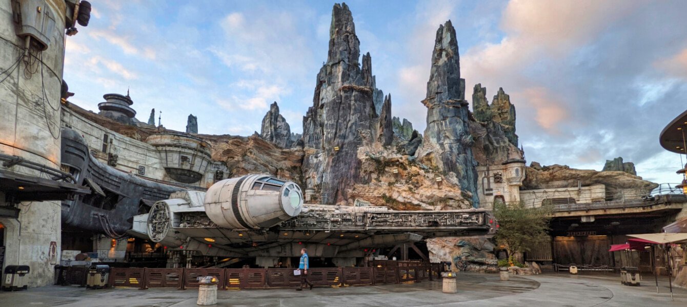 Congelar moco Exceder Star Wars Galaxy's Edge — Build A Better Mouse Trip