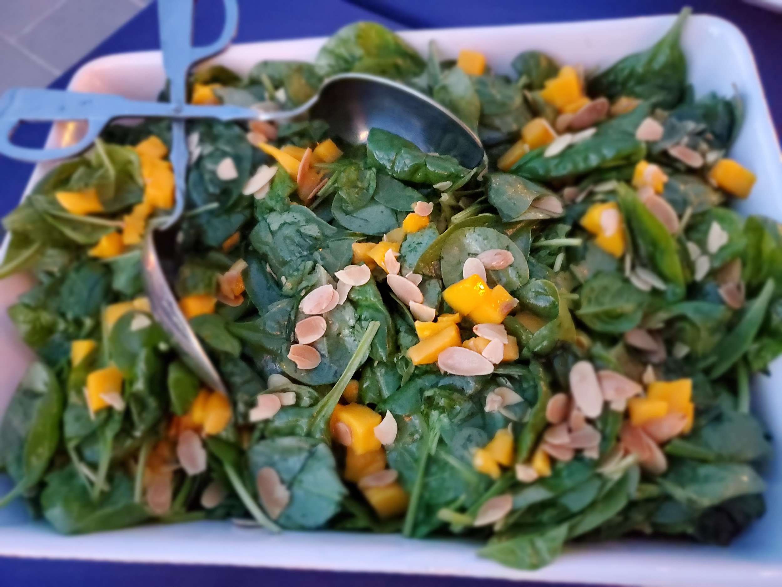 SPINACH SALAD WITH MANGO