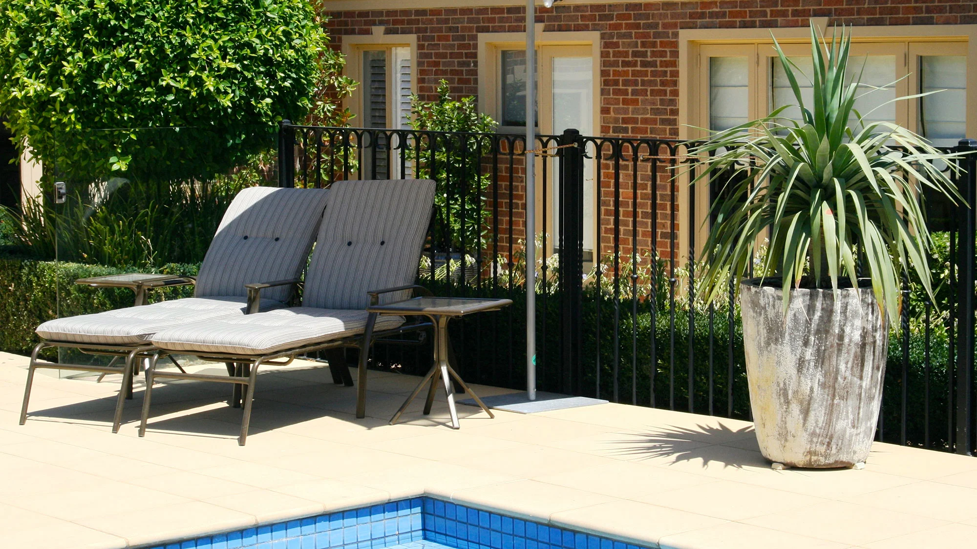 Outdoor-Living-B.jpg