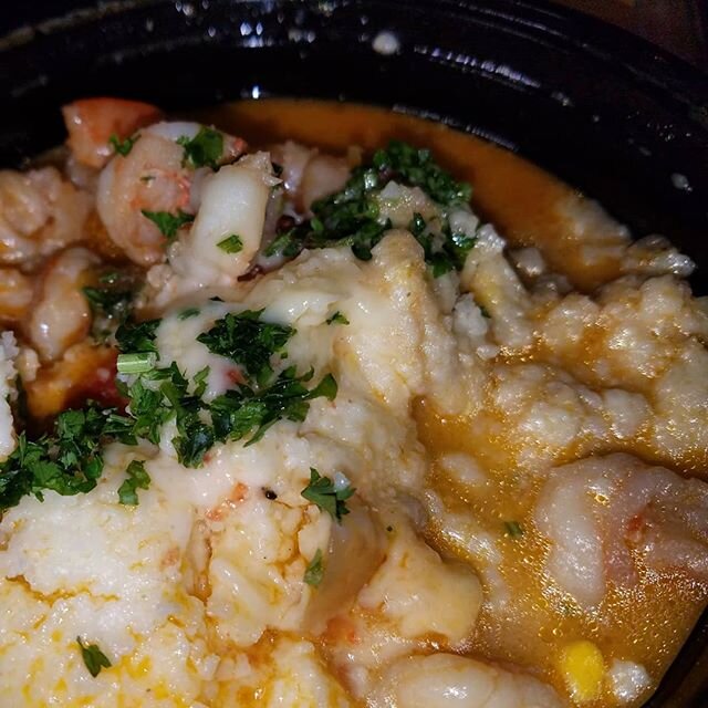 The shrimp and grits from @my2centsla is my new favorite thing. And their crispy turkey meatloaf sandwich. Now I have to try their bbq fried chicken. Mmmmm.