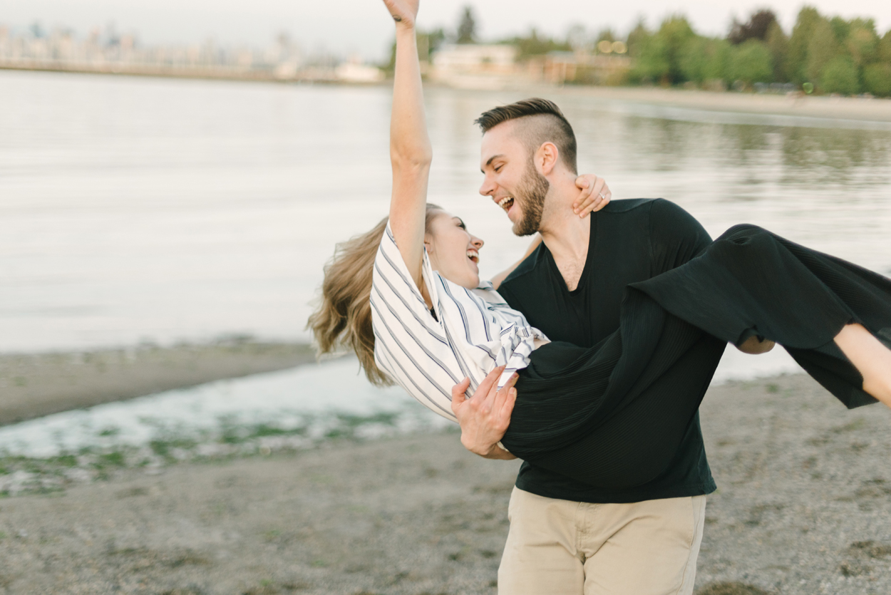 jericho-beach-engagement-1.jpg