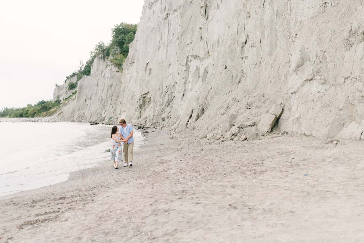 scarborough-bluffs-engagement-session-toronto-12.jpg