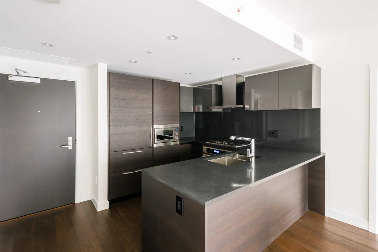 1571-West-57th-Avenue-02.jpg