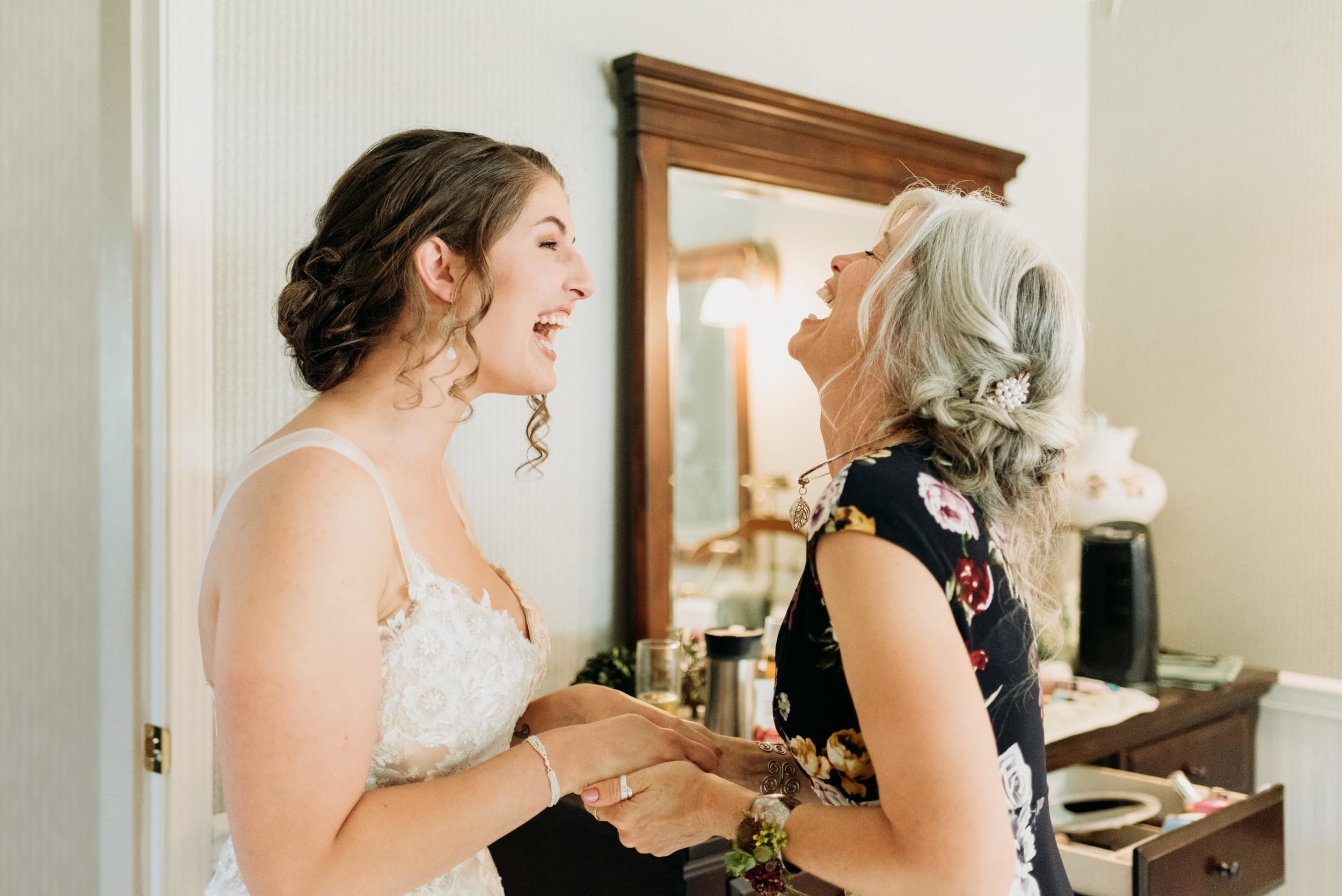 bride-and-mom.jpg