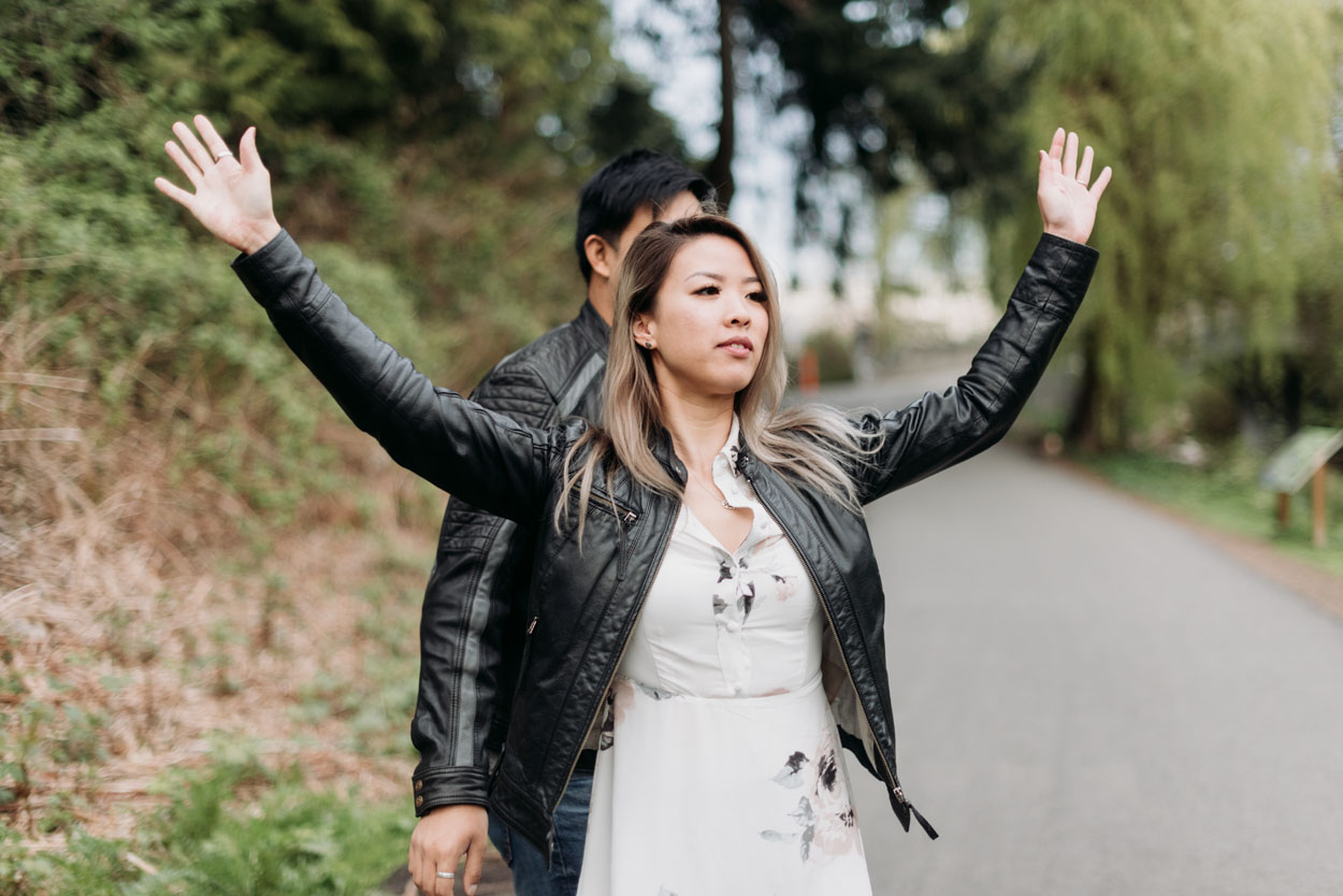 lost-lagoon-engagement-session-07.jpg