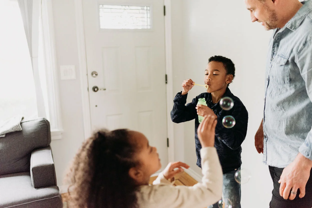at-home-family-photos-vancouver-20.jpg