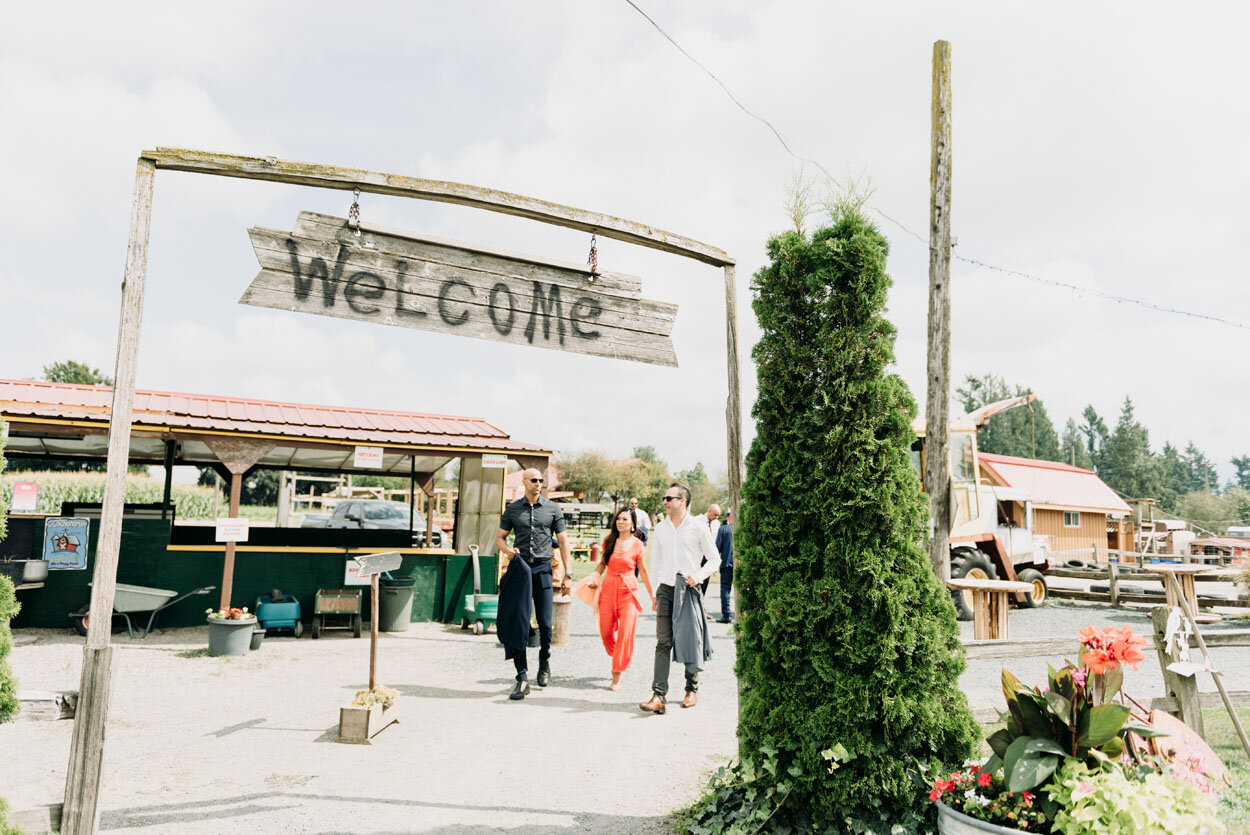 chilliwack-corn-maze-wedding-17.jpg