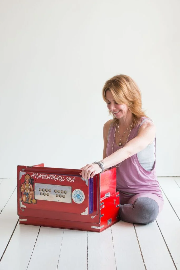 join Dana for Dhyana Flow & Basics on Fridays