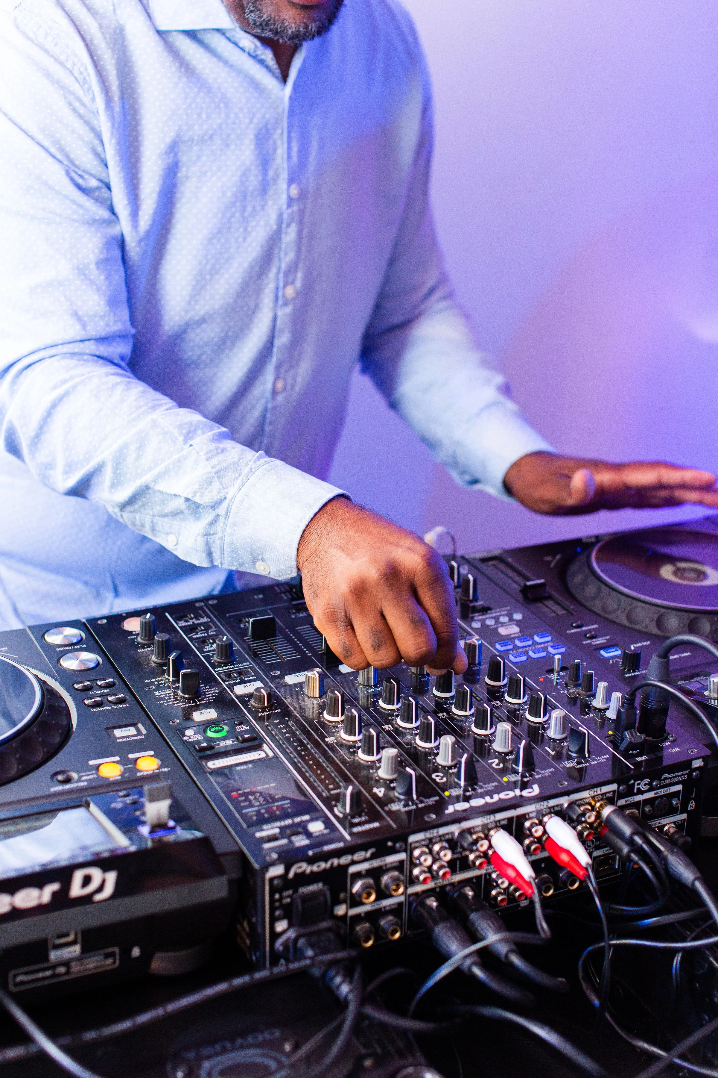 Photo by Alexandra Lee Photography, DJ Sye Young