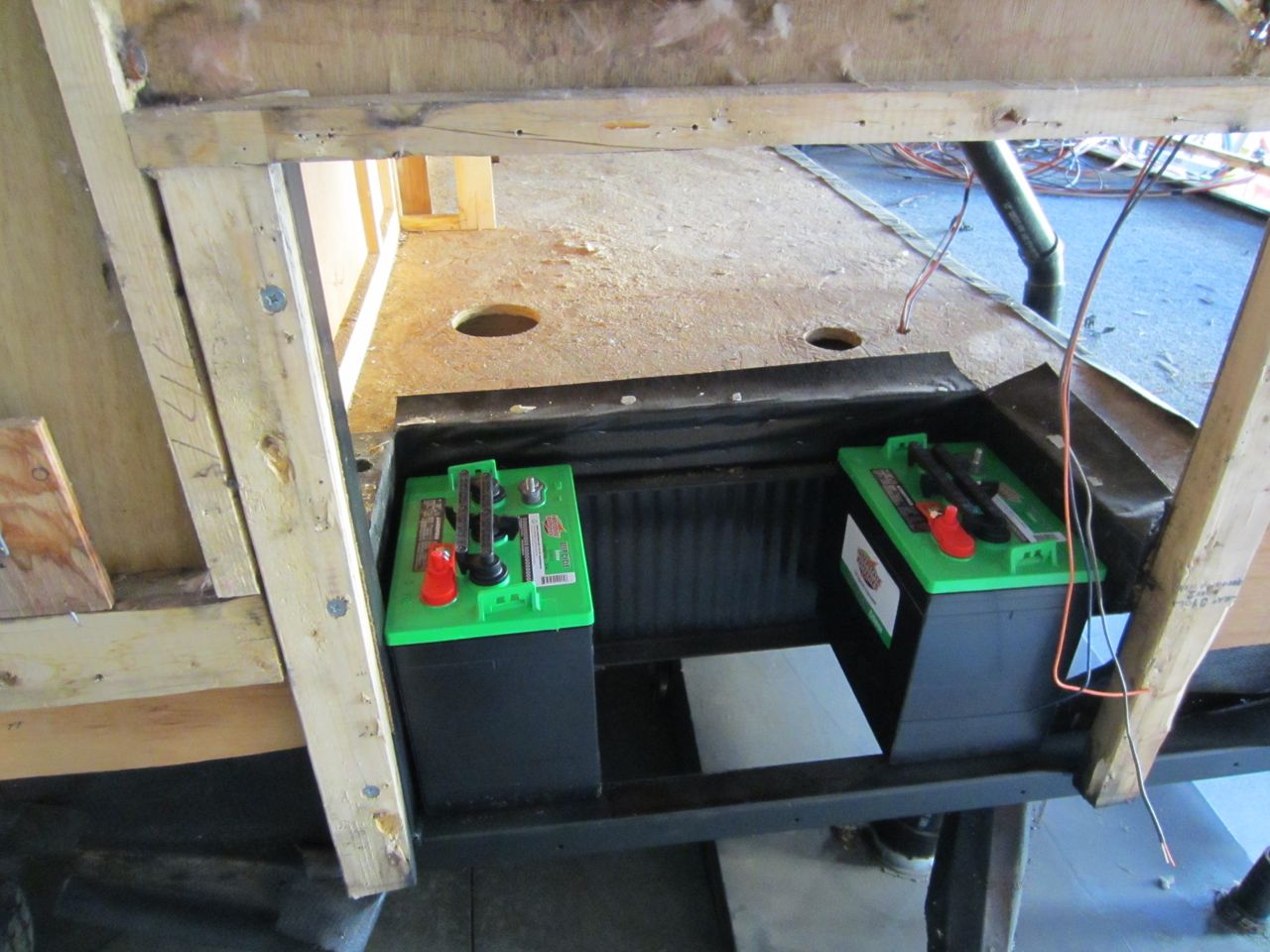 Won't fit 4 battery cells in a row.