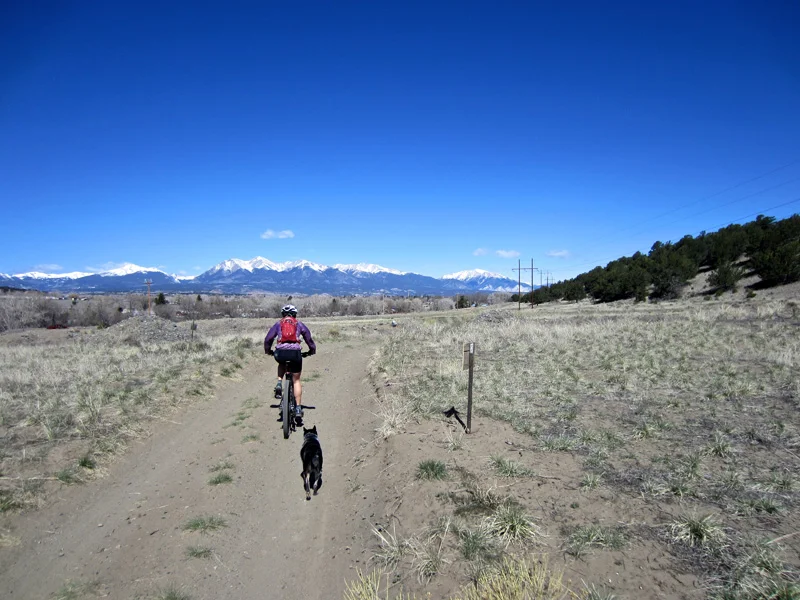 The road starts off flat and easy, and then bam, it's all loose rocks.