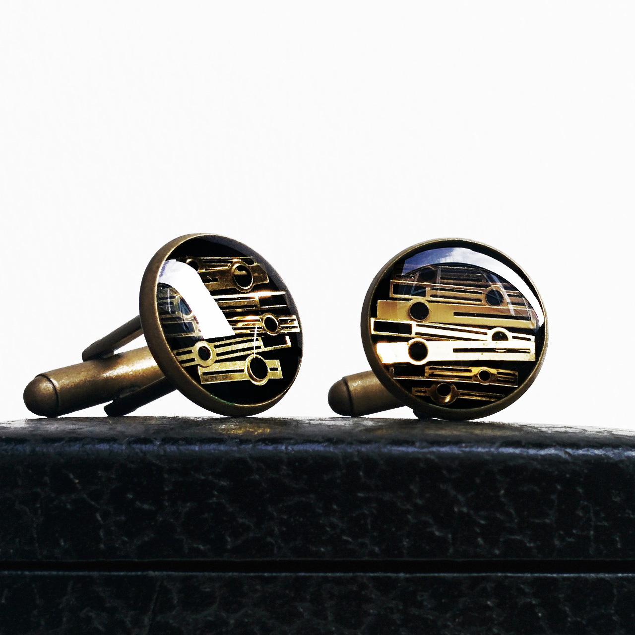 I will have a huge variety of new cufflinks, varying in colour & design, as always!