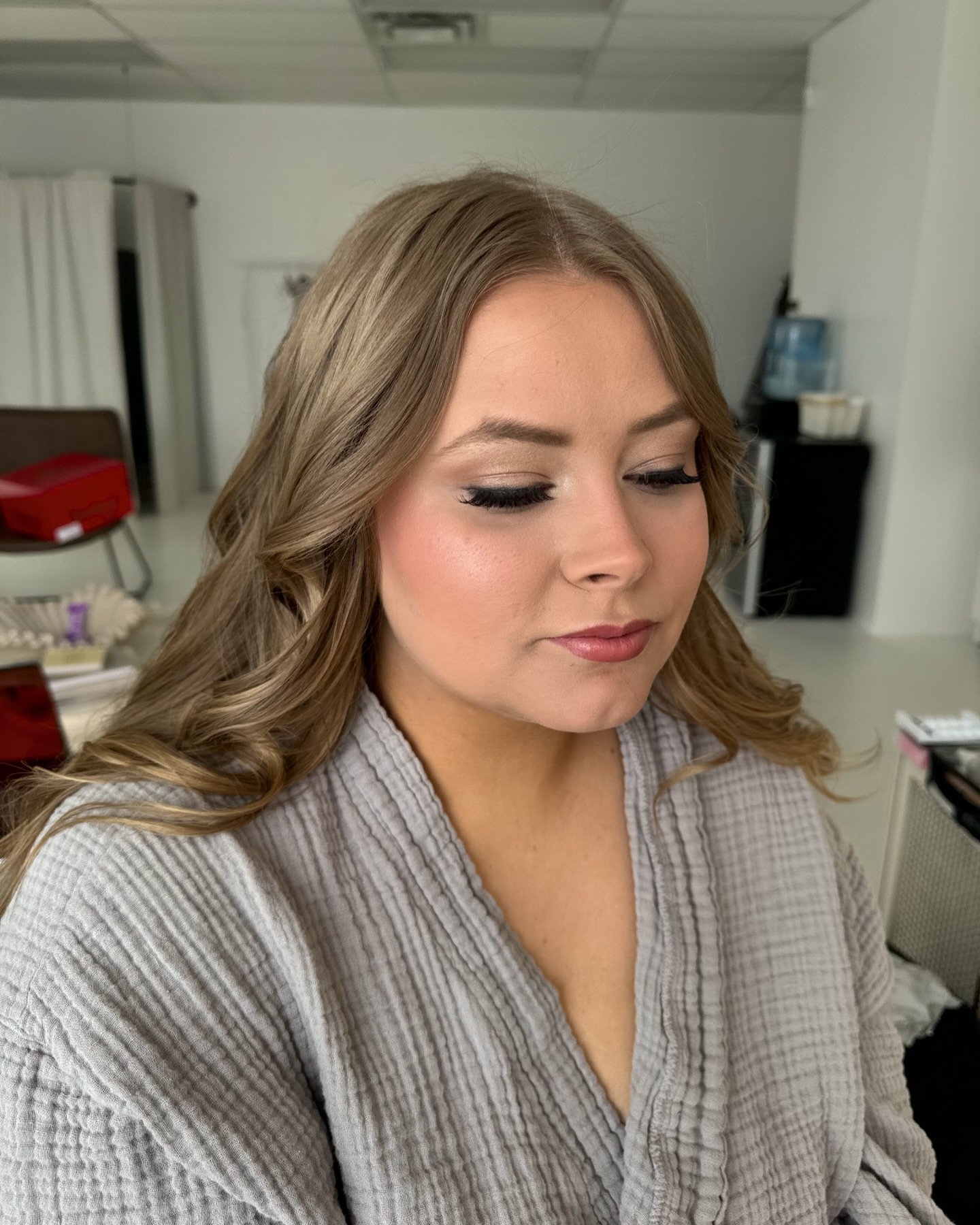 Gorgeous Beautiful Bride to be. Soft Glam look for her photoshoot with @fsjboudoir Hair &amp; Makeup by me. 

#makeupartist #makeupartistry #makeupartistfsj #softglammakeup 

makeup artist soft glam photoshoot bridal artistry