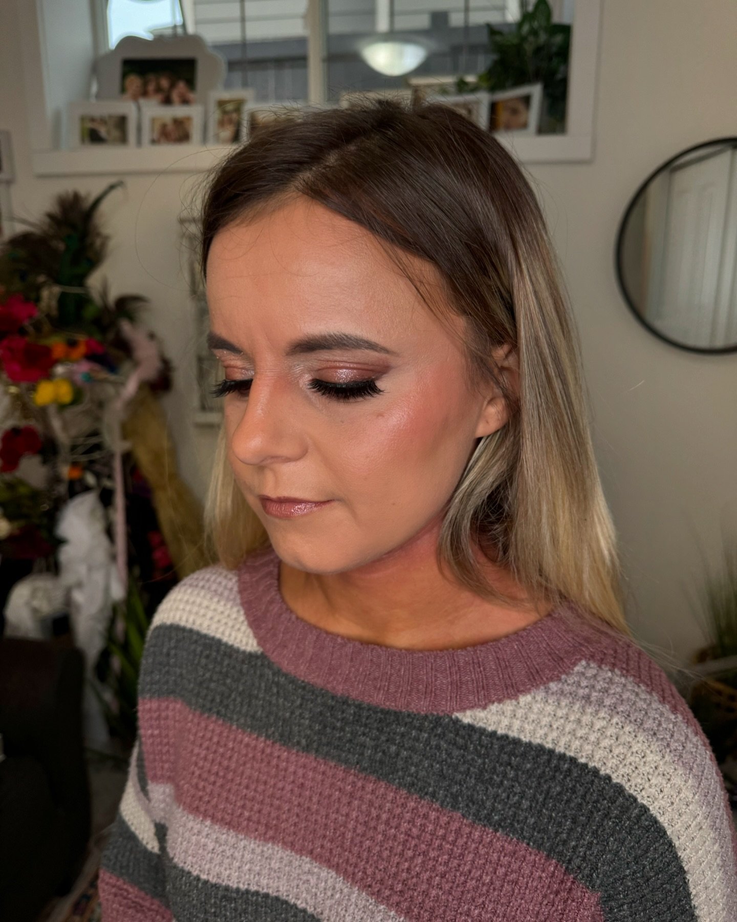 Beautiful S. Makeup done got her Christmas minis with @alyp_photography at @studiomeraki.fsj This look is stunning with a touch of pink highlight. 

#makeupguru #makeuplover #makeupstudio #makeupartist #makeupartistry #beautyaddict #beautyguru #beaut