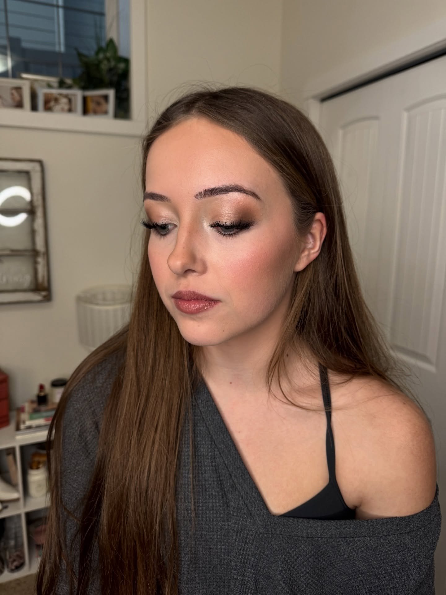 Beautiful Bronzy Grad. Graduation Photo Makeup

 #beautyguru #beautyexpert #makeupartist #makeupartistry #makeupartistryfsj

makeup artist artistry soft glowy home studio grad graduation