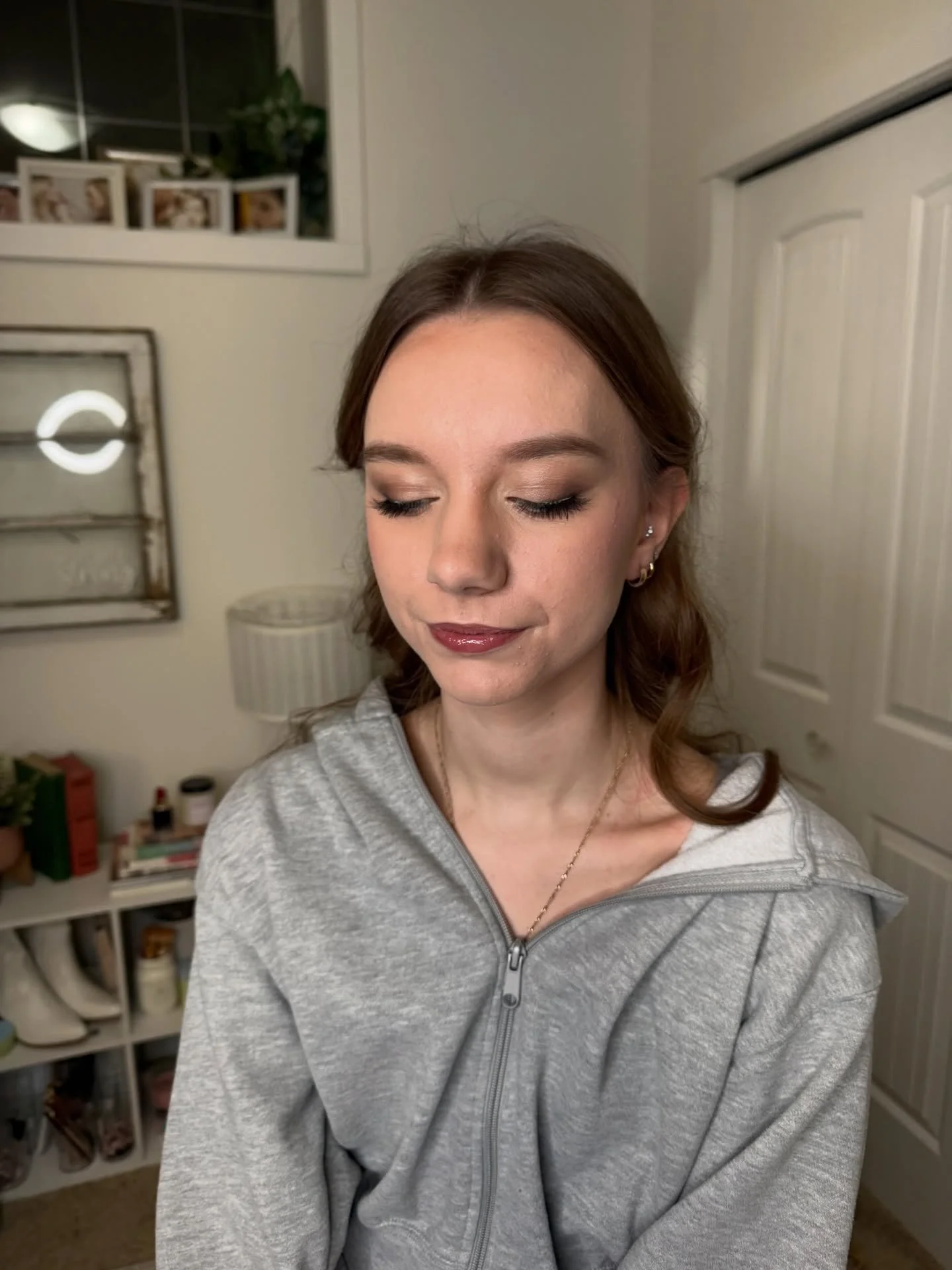 Beautiful Grad C.  Stunning for her Grad Photos. 

#beautyexpert #makeupartist #makeupartistry #makeupartistryfsj

makeup artist artistry soft glowy home studio