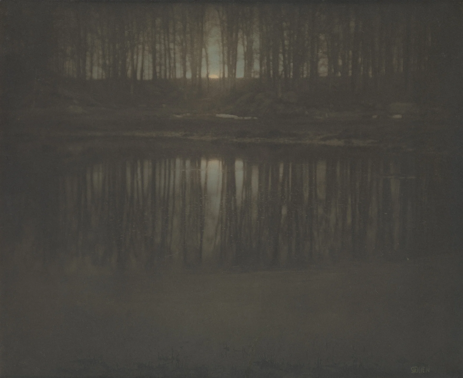 Edward J. Steichen, "The Pond—Moonrise," 1904 Platinum print with applied color. The Metropolitan Museum of Art, 33.43.40