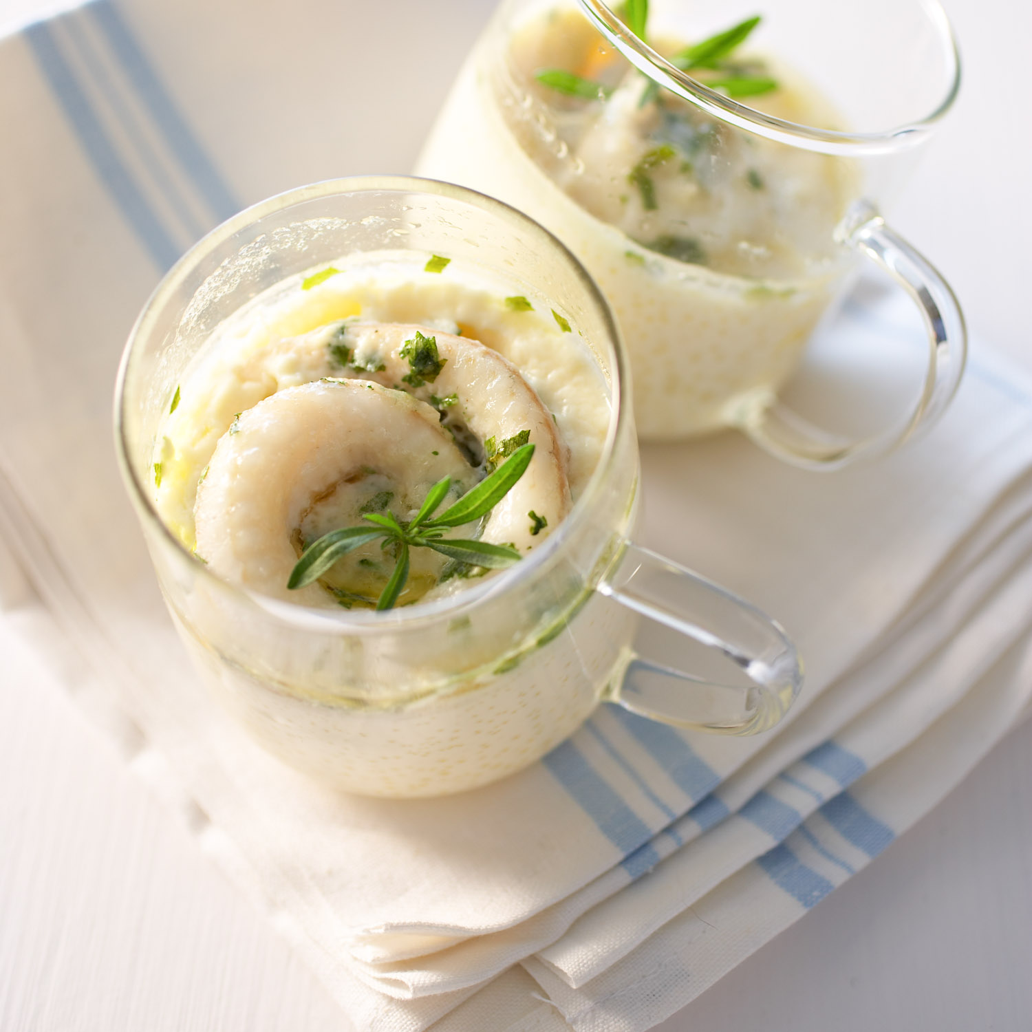 Flans de poisson et petit légumes nouveaux