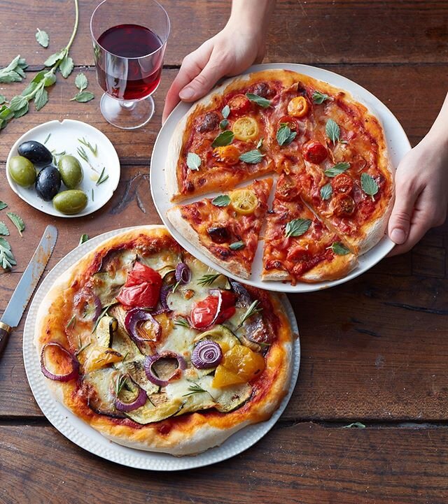 Les bonnes pizzas de @seviauge  #pizza #legumes #vegetables #foodporn #hensel #canonphotography #homemade #homadefood #foodphotography #foodphotographer #italie #italy #italianfood #photography #photographer