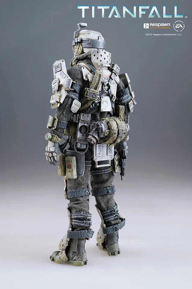 titan_pilot08.jpg