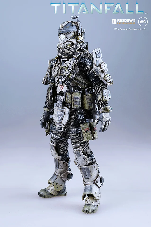 titan_pilot002.jpg
