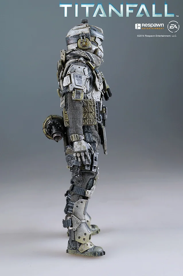 titan_pilot007.jpg