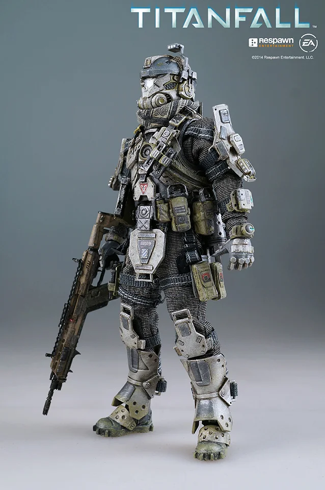 titan_pilot011.jpg