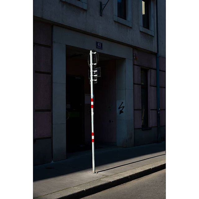 solitaire
#vienna #streetphotography #minimalism #waytowork