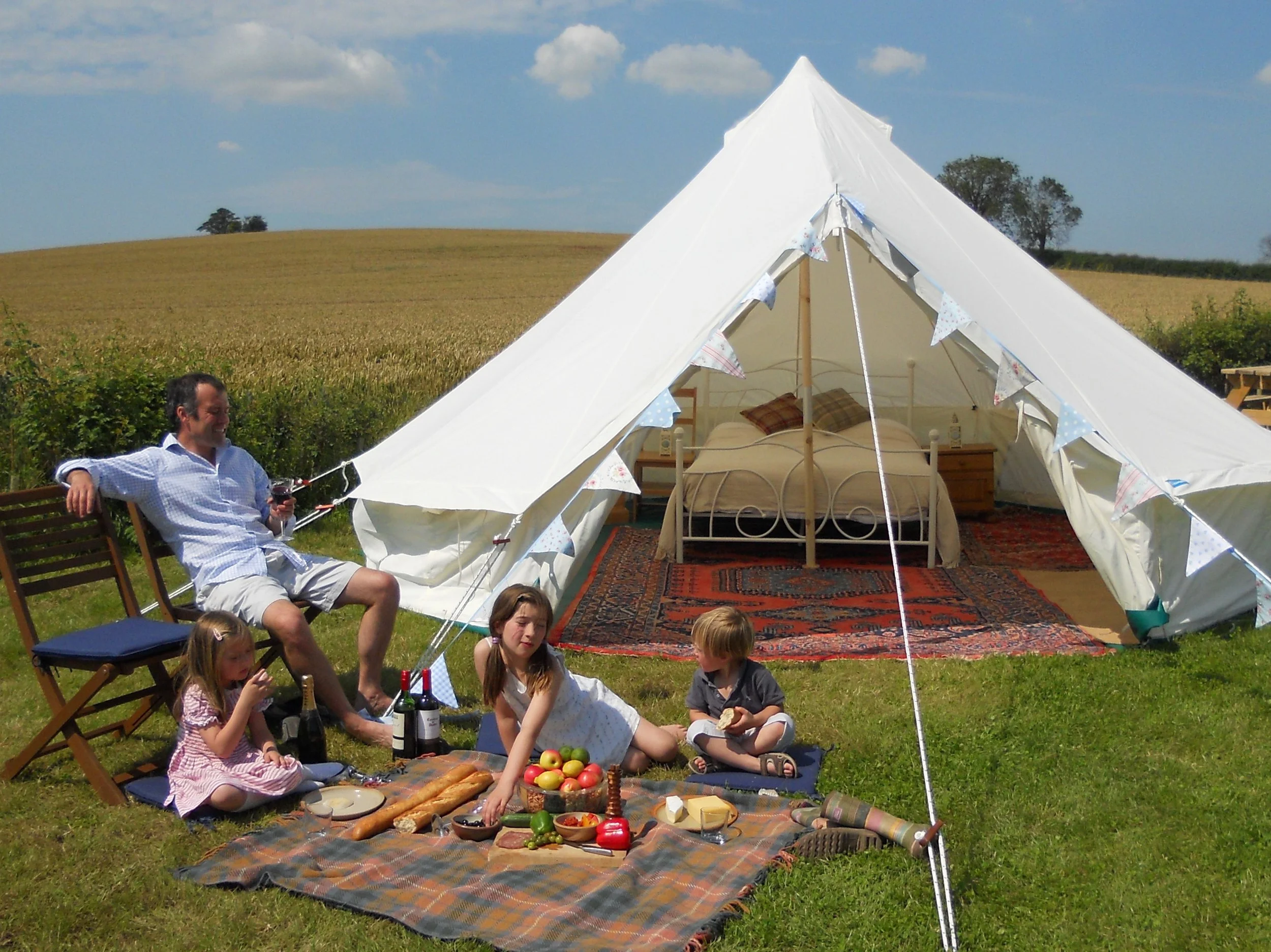 PICNIC SCENE.JPG