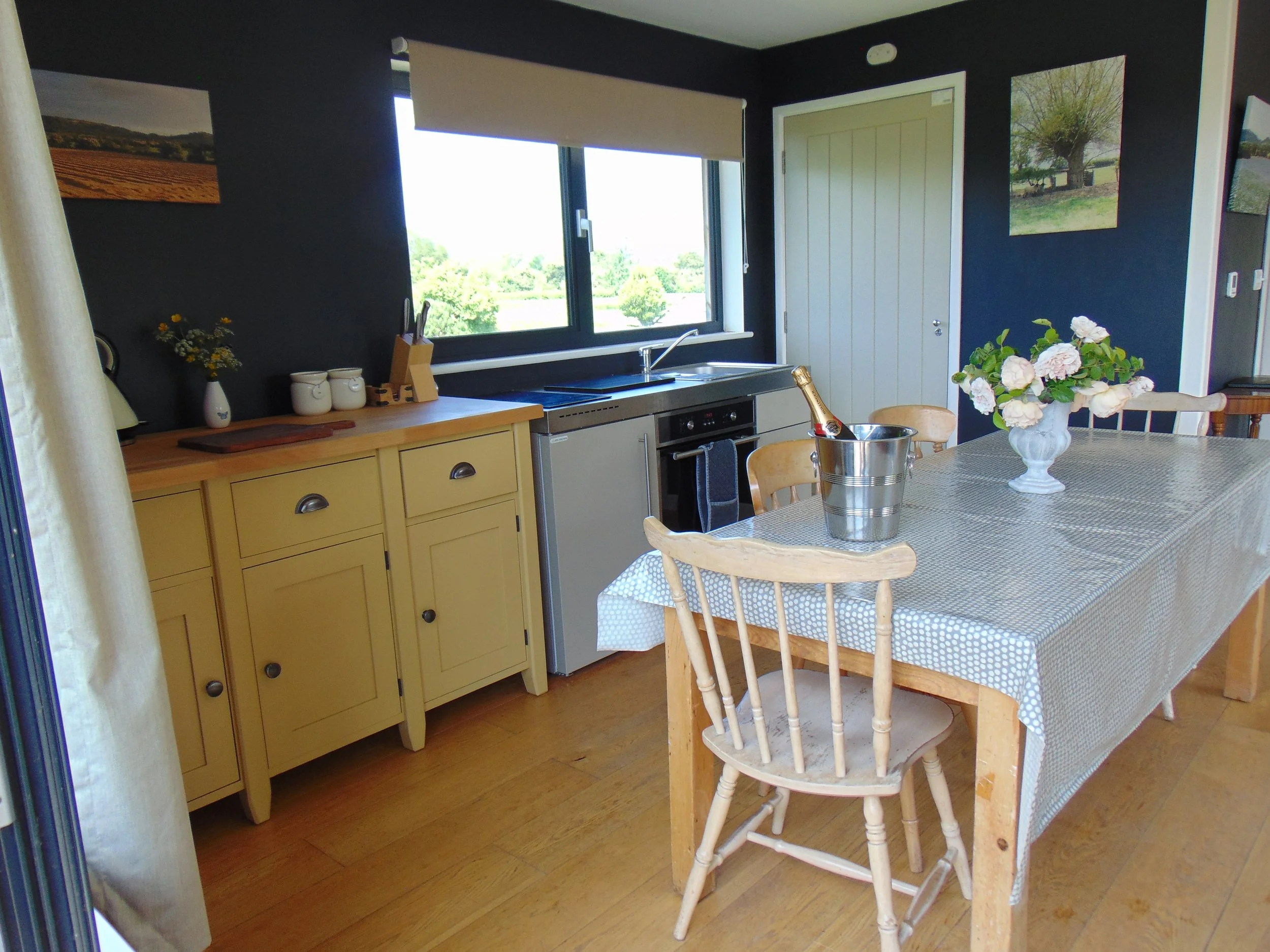 Summer House sittingroom.JPG