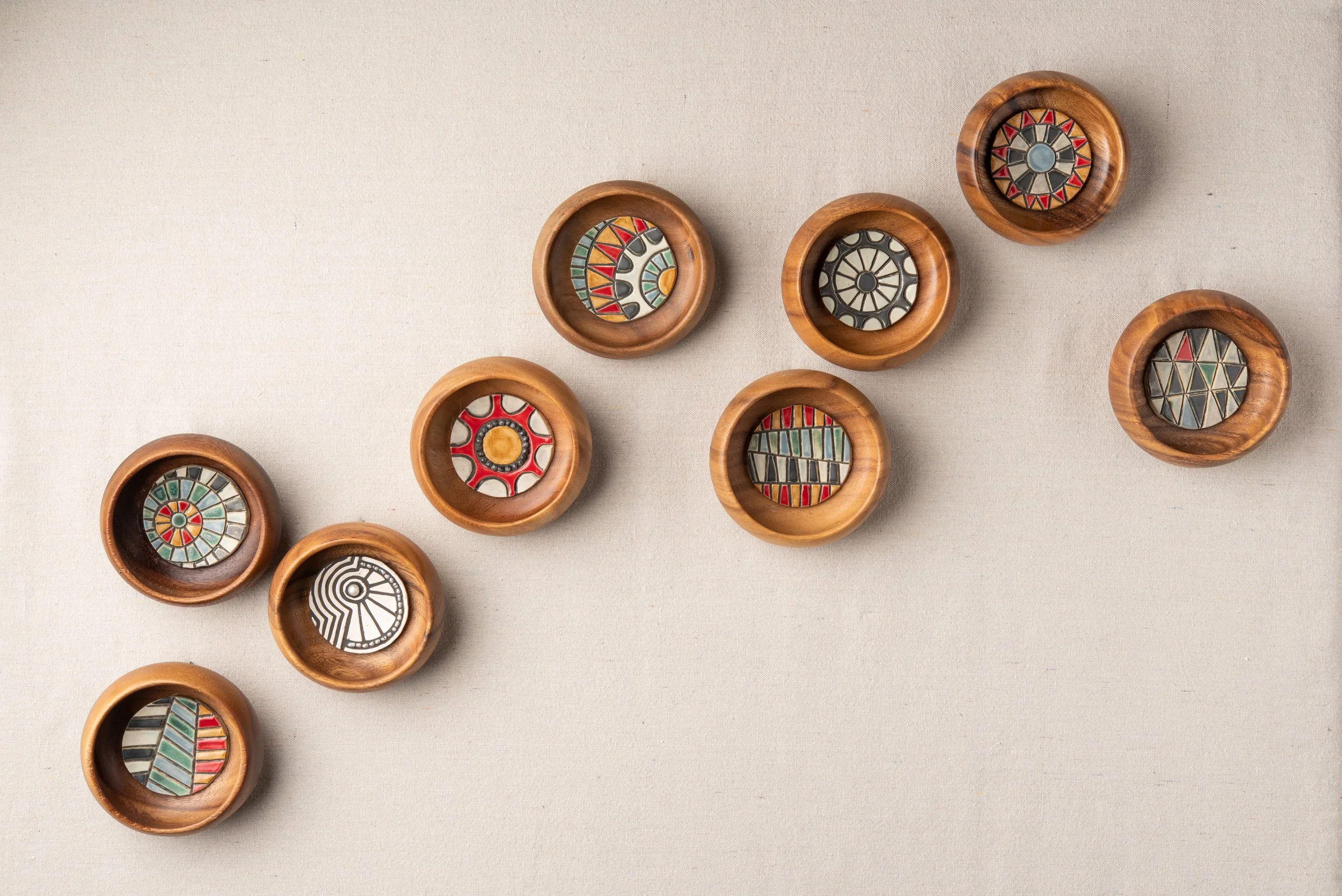 20220330 4362_First Look 2022 03 - Gallery Wall Set of 9 Deep Frames 5 inch diameter - from JCAC Show.jpg