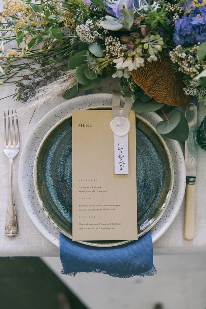 sea-shore-wedding-theme-stylist-nancy-straughan-plates.jpg