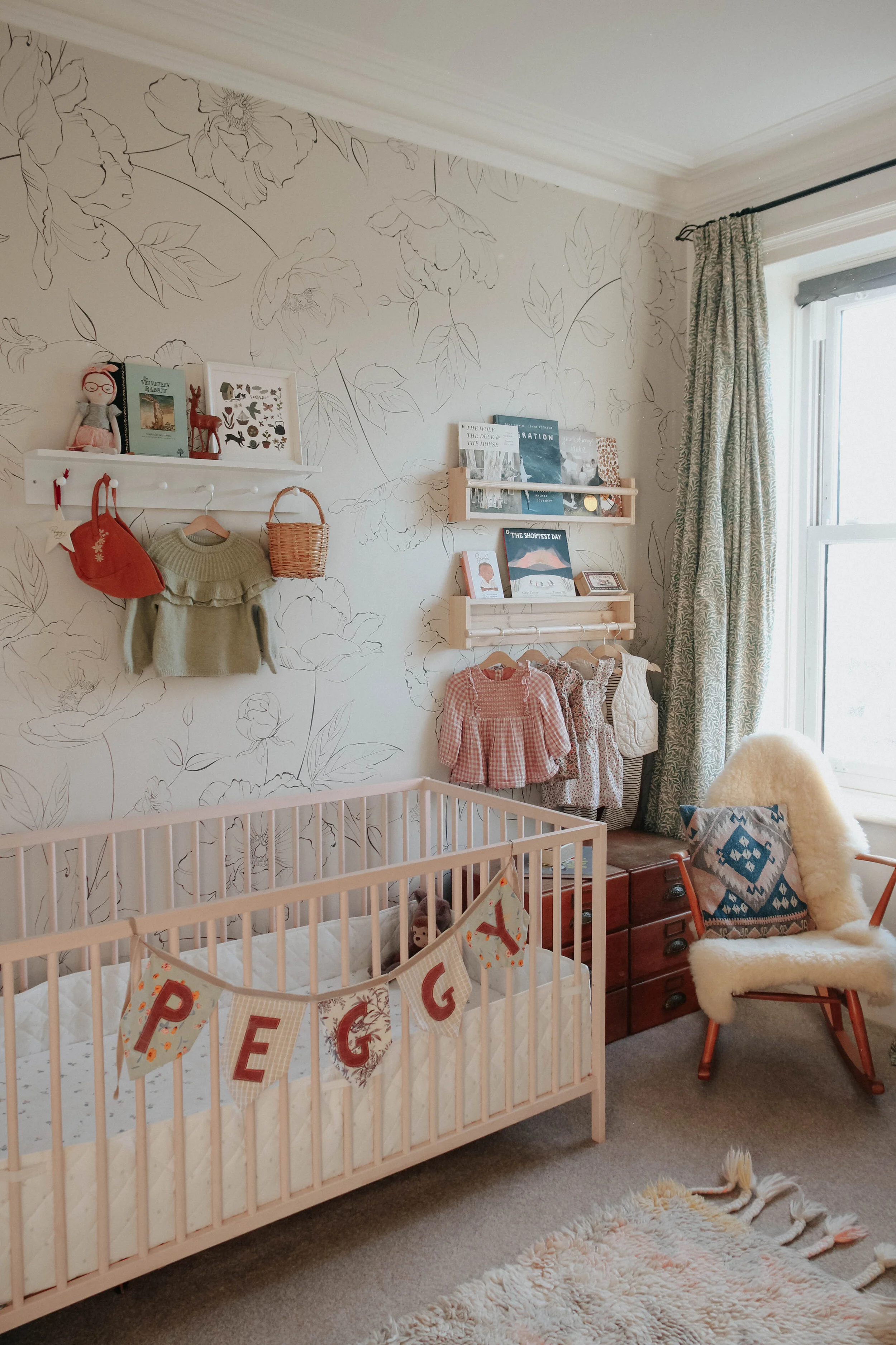 A Calming and Vintage Style Toddler Bedroom