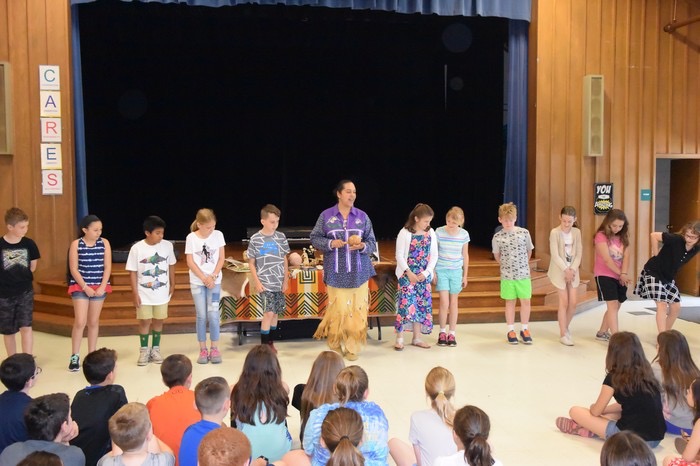 Lorén Spears visits schools around southern New England.