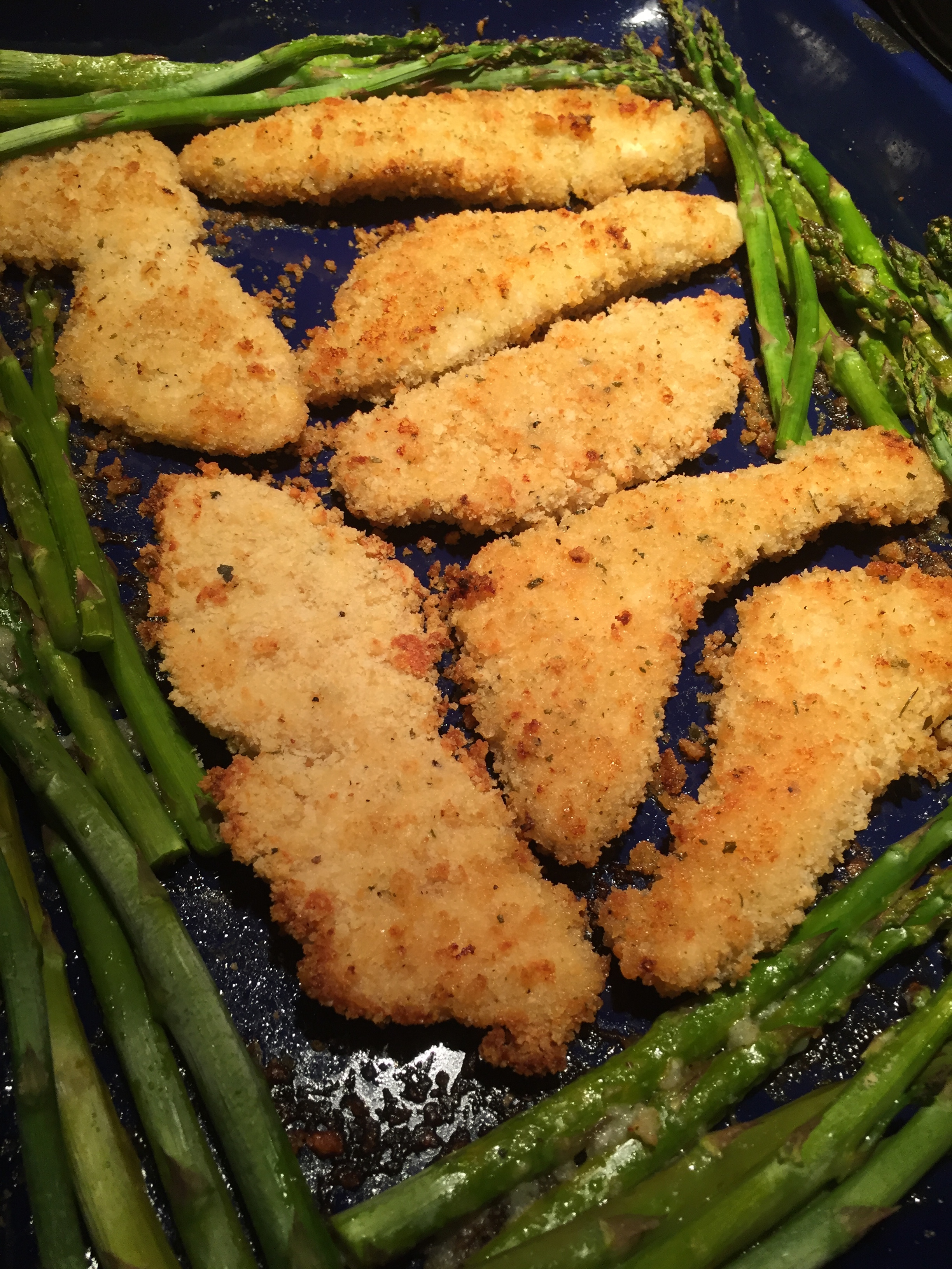 One Pan Lemon Parmesan Chicken and Asparagus pairs perfectly with our April Wine of the Month-- Bonterra Organic Sauvignon Blanc