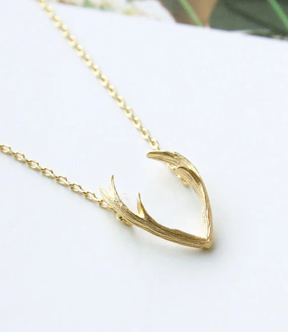 antler necklace.jpg