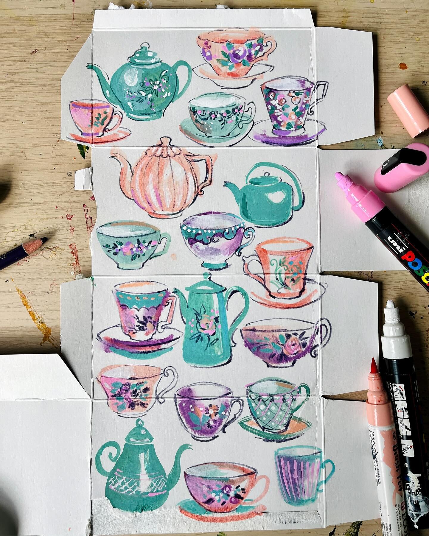 ☕️This month, I&rsquo;m thrilled to share my creative process, which involves transforming everyday packaging, like this @twiningsuk Earl Grey tea box, into art. 🫖On Monday, Patreon members will have exclusive access to a full-length video where I d