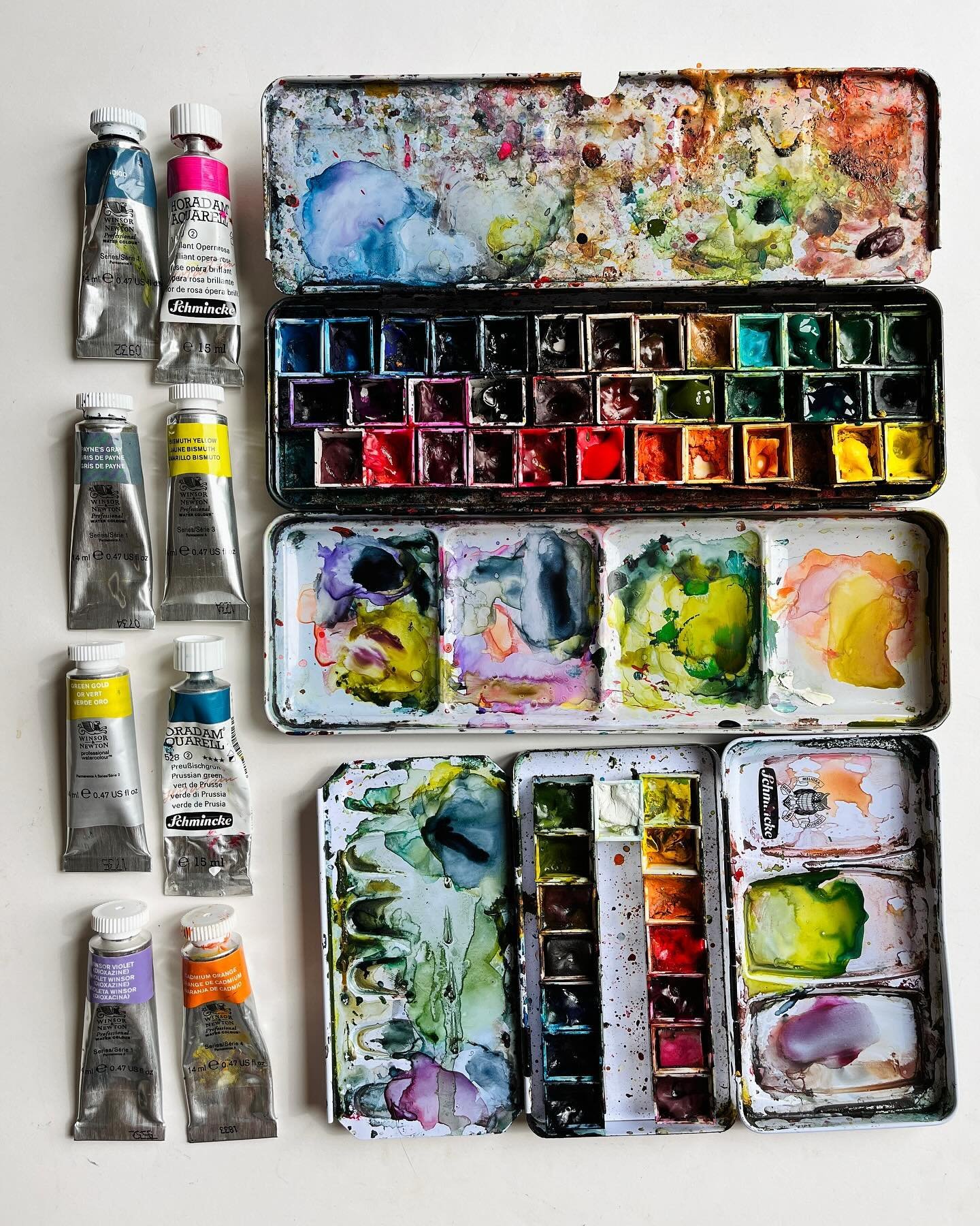 🎨In today&rsquo;s YouTube video I&rsquo;m sharing all of my travel art supplies as an artist and teacher I&rsquo;ve taken to my first retreat in Asia with @annasartfoodculture (✈️I would have just landed in Vietnam) These are my current favorite art
